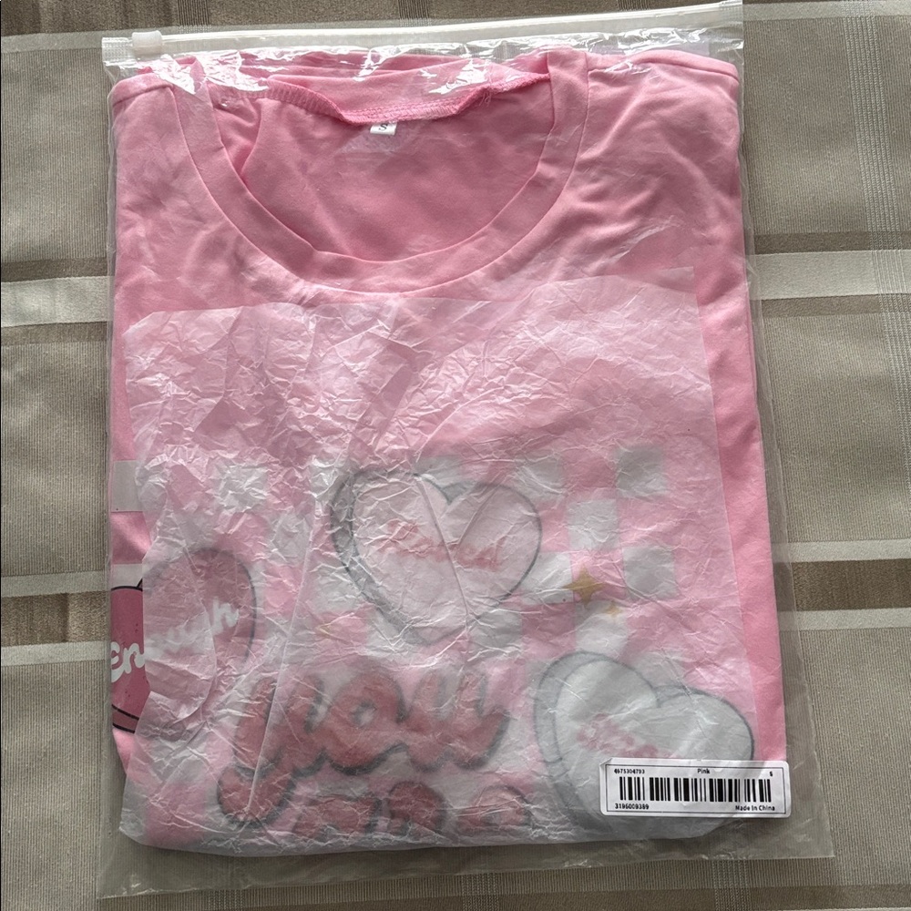 Pink Graphic Tee with Heart Design - Picture 5 of 6